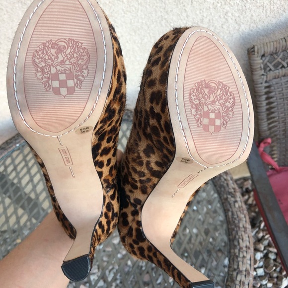 Vince Camuto Leopard Baileys - Picture 6 of 7